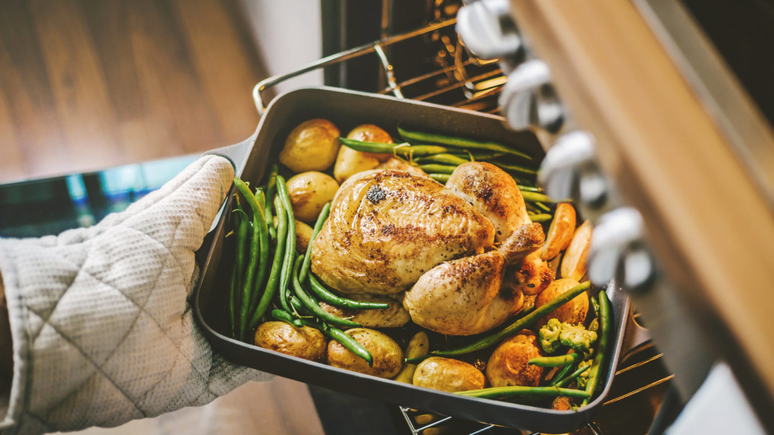 7 Reasons Why Your Oven is Cooking Unevenly - Fleet Appliance